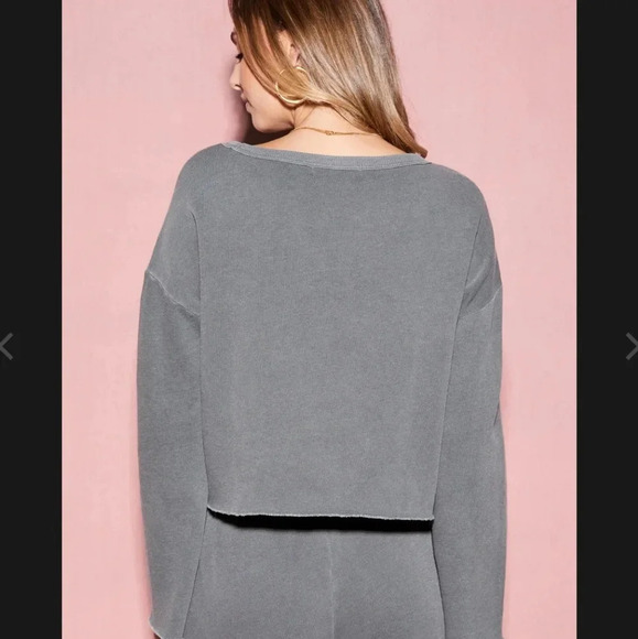 Nwot Wildfox the Flora sweatshirt. Size M - Picture 3 of 6